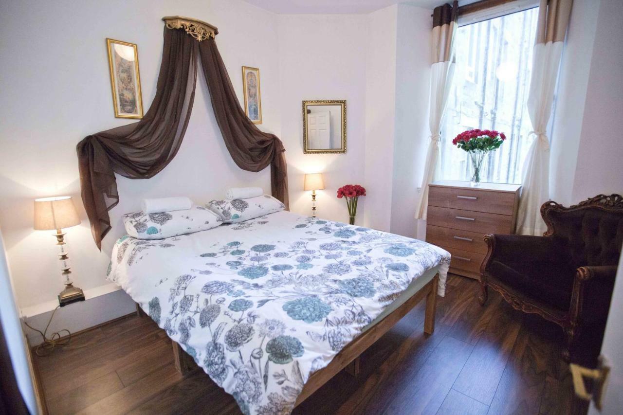 Spacious Over Two Floors Appartement *